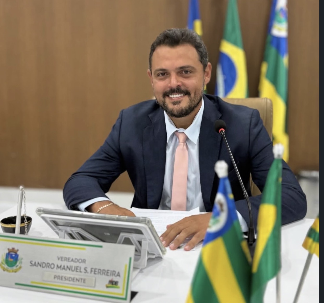 LEI DE AUTORIA DO VEREADOR SANDRO DO VALMIR INSTITUI VACINAÇÃO DOMICILIAR PARA PESSOAS COM TEA EM BARRO ALTO