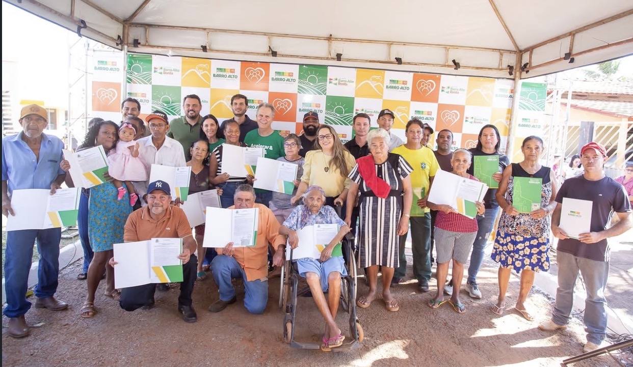 PROGRAMA PREFEITURA NO SEU BAIRRO REÚNE SERVIÇOS PÚBLICOS E ENTREGA OBRAS EM SANTO ANTÔNIO DA LAGUNA